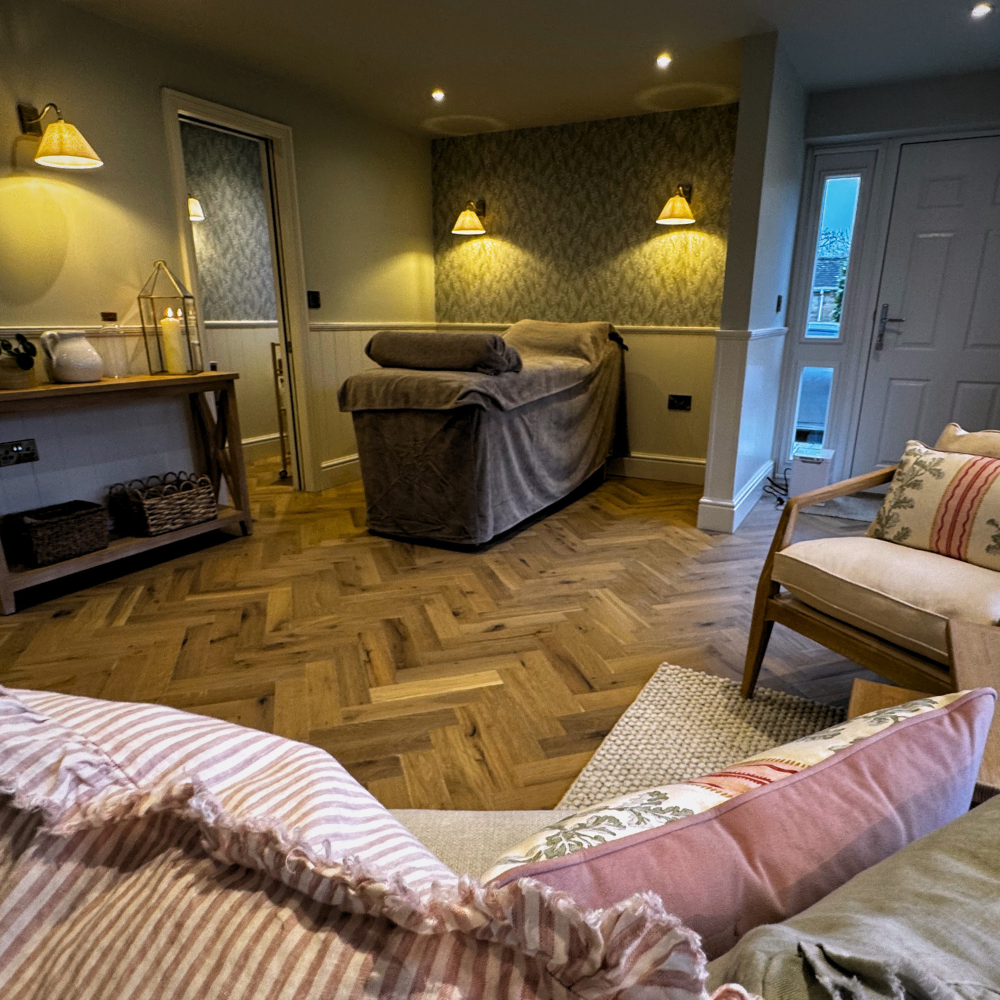 Louise Norton - The Snug (1)